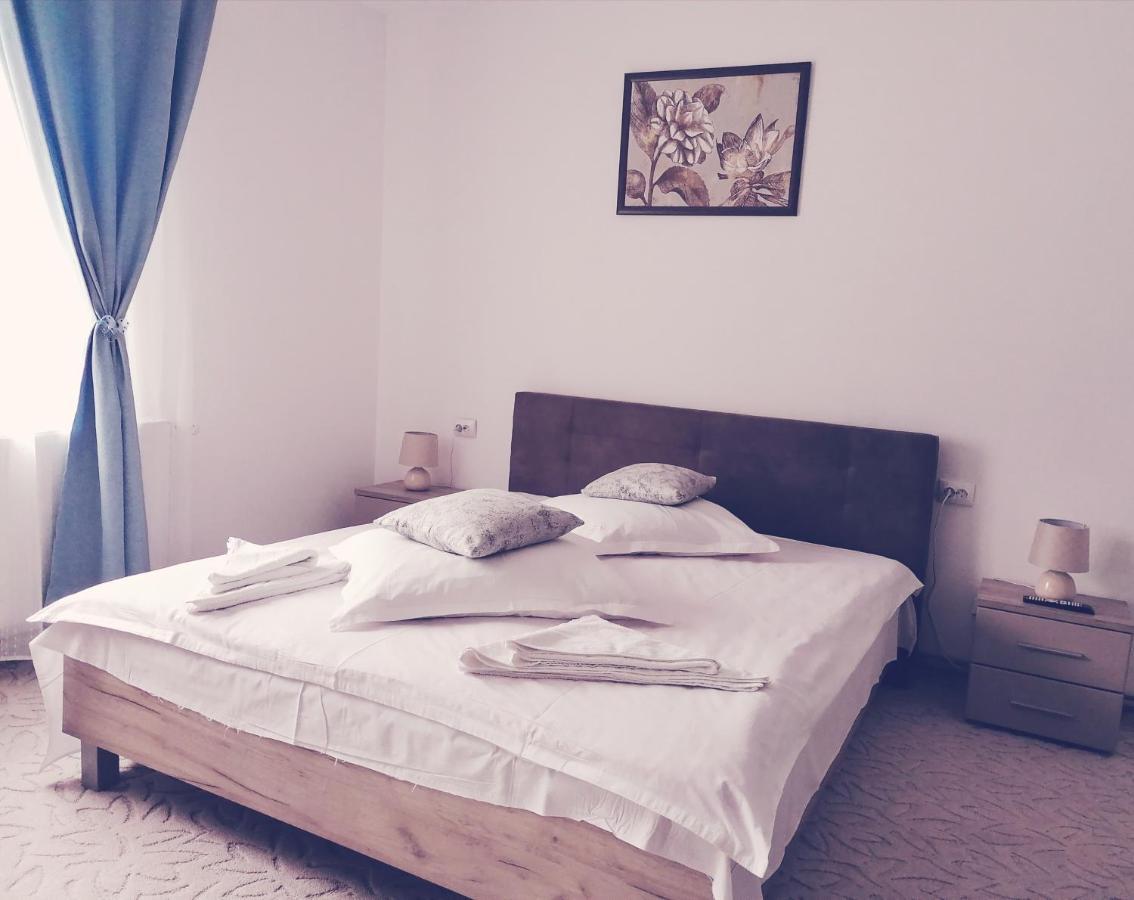 Voinescu House - Natural Living & Eating シモン エクステリア 写真