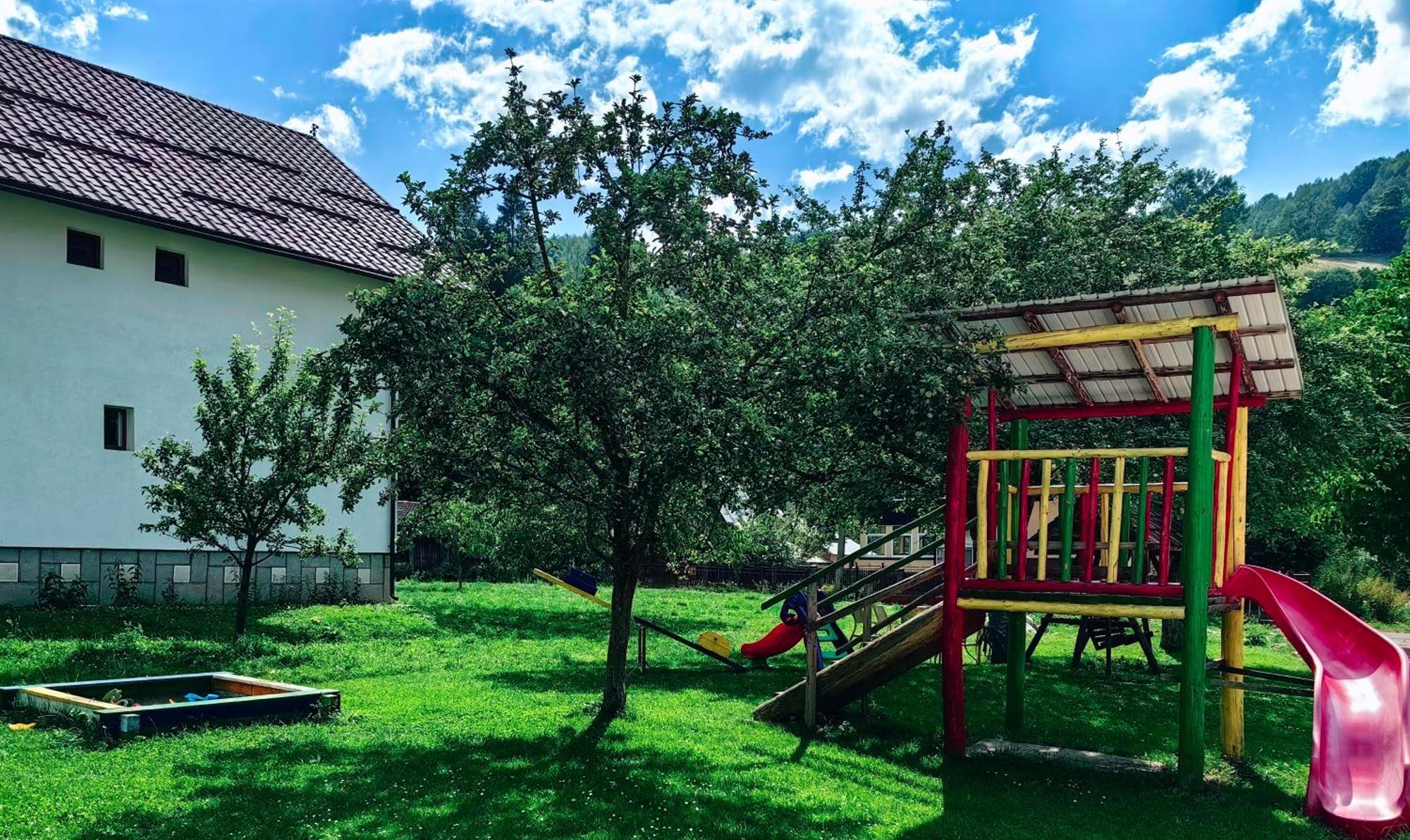 Voinescu House - Natural Living & Eating シモン エクステリア 写真
