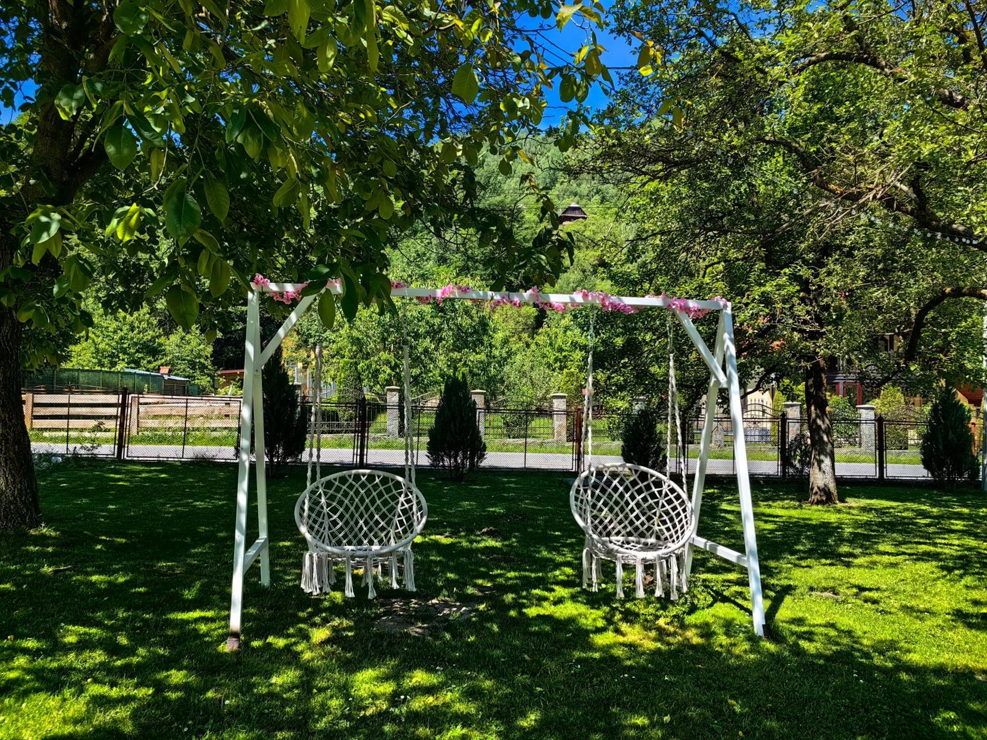 Voinescu House - Natural Living & Eating シモン エクステリア 写真